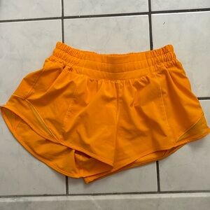 Lululemon Hotty Hot lined shorts - 2.5” low-rise - sz 4 - orange